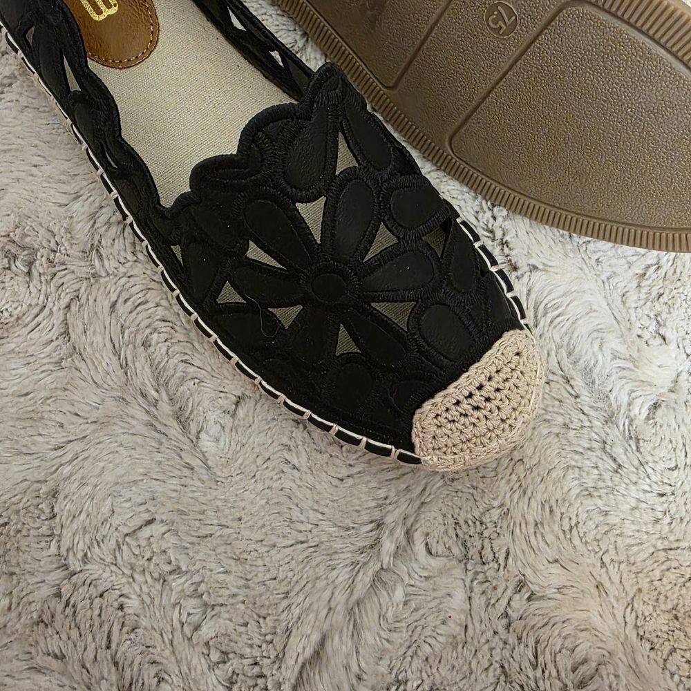 BCBG Navy Floral Espadrille Flats 7.5 - Picture 4 of 8